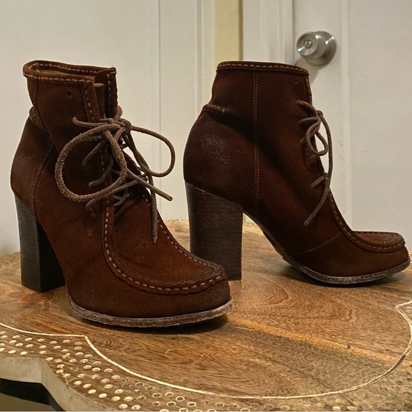 Frye Parker Moc Heeled Ankle Bootie Distressed Oil Rubbed Suede Lace Up - Picture 14 of 16